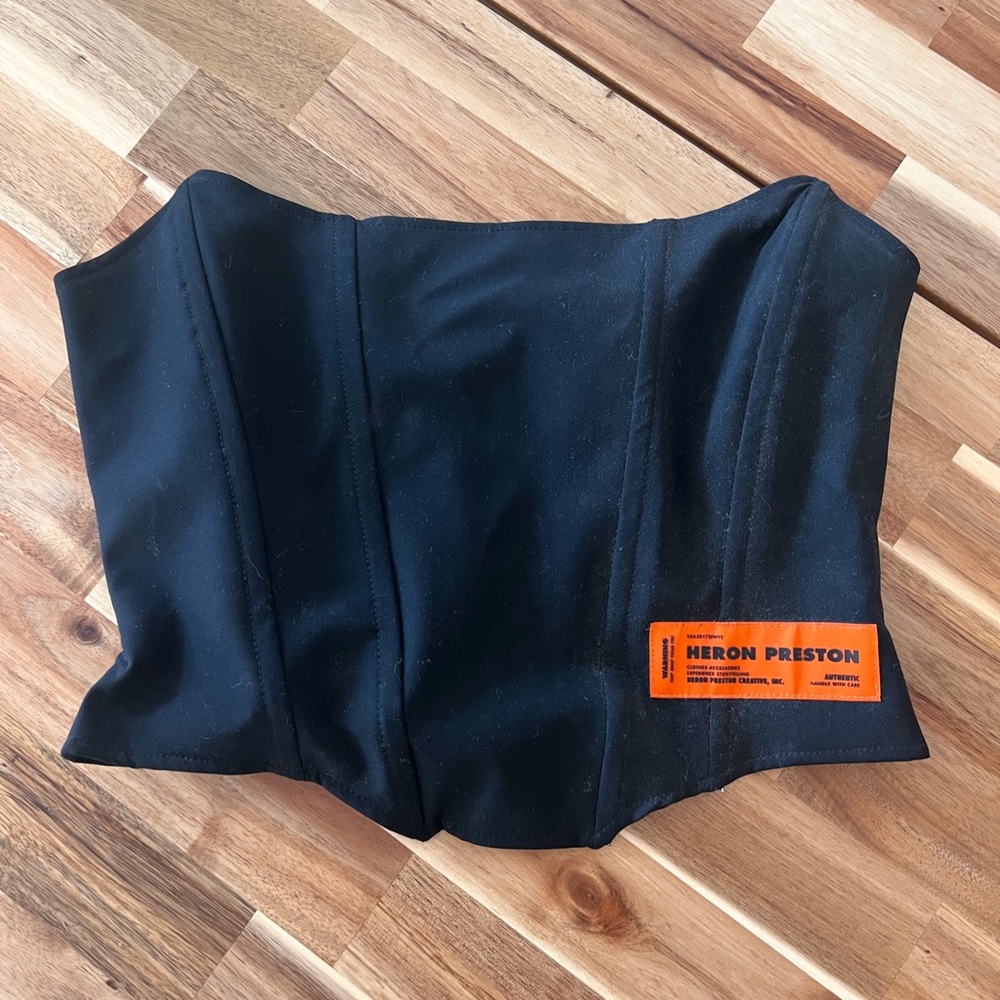 Heron Preston
Black Washed Tank Top size it 42 (medium)